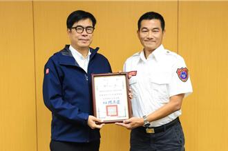 讓死者尊嚴走完人生 消防小隊長王世航獲頒楷模
