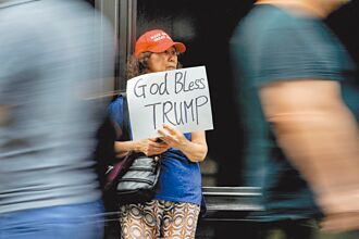 英國政府顧問示警 偏激風氣助長極端行動