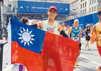 最速區長廖武輝 征戰200場路跑