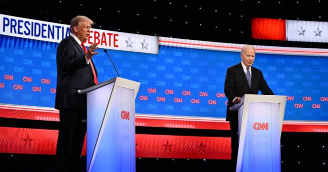 美国现任总统拜登（右）和前任总统川普，于6月27日参加美国2024年总统选举首场候选人电视辩论，市场多认为川普表现优于拜登。（图／美国有线电视新闻网提供）
