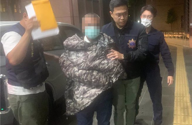 不滿政府管制大陸民眾來台旅遊，民宿業者赴數發部開槍被起訴。（中時資料照）