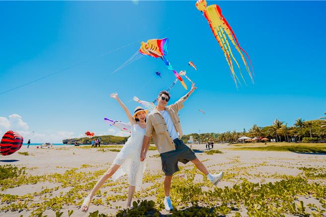 2024旗津風箏節7月20日登場，歡迎大家來旗津玩水看風箏。（高市觀光局提供）