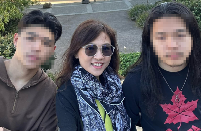 岳启儒和两个儿子合影。（图／翻摄自cindyueh310 IG）
