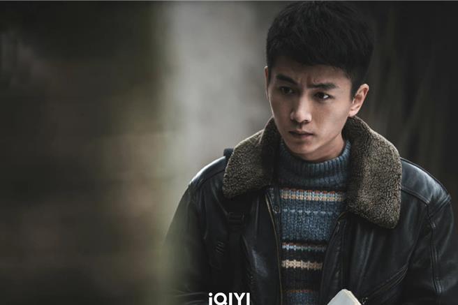 陈晓主演的《尘封十三载》备受肯定。（爱奇艺国际站提供）