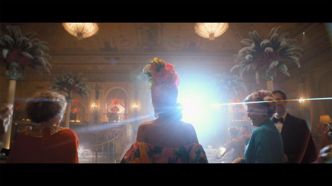 tvOS 18「InSight」能即時顯示 Apple TV+ 電影和節目中的演員、角色及配樂資訊。（Apple提供／古明弘台北傳真）