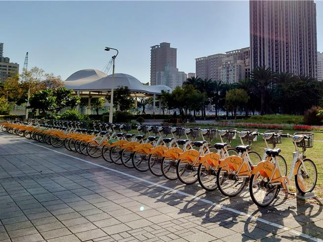 高雄YouBike2.0至今已满4年，今天宣布已于日前迎来5000万人次骑乘，同时公布使用人次前三名站点，分别位在高铁左营站、捷运哈玛星站及捷运后驿站。（任义宇摄）