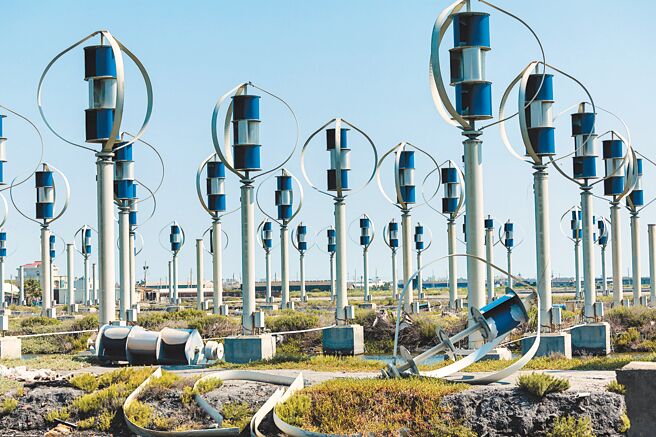 经济部的电力报告根本就是满纸荒唐言，为了成全民进党政府的电力政策以及绿电新贵，全民何止是一把辛酸泪？（本报资料照片）