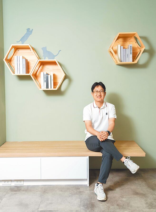 郑渊宽的领导风格是敞开心胸，接受意见，适时引导员工找出解决之道。（石智中摄）