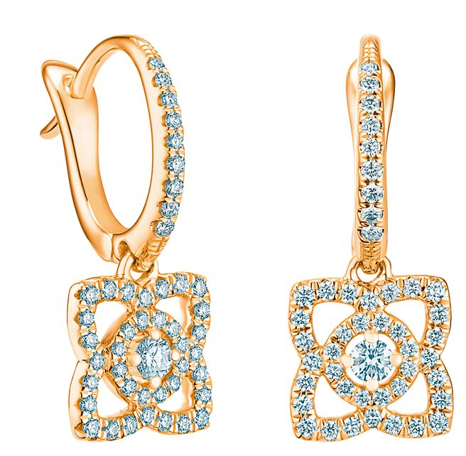 De Beers Enchanted Lotus玫瑰金钻石垂坠式耳环，10万4000元。（De Beers提供）