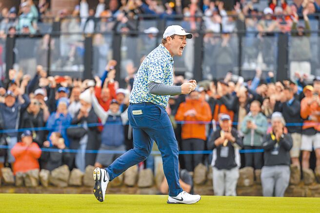 確定奪下蘇格蘭公開賽冠軍後，麥金太爾興奮怒吼慶祝。（美聯社）