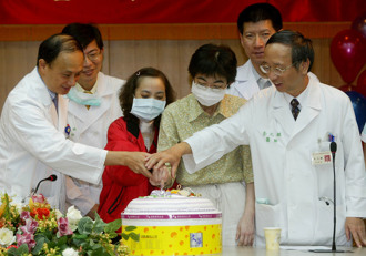 施明德长女施雪蕙换肺仍过世 医解答罕见破坏性肺病