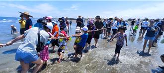 苗縣水尾傳承捕魚文化 百人牽罟登場全村大動員