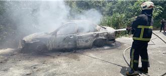 日正当中火烧车 驾驶座赫见碳化遗体