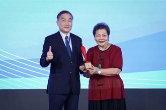 中市國樂團長林月里抱走金藝獎    傑出演藝團隊由8組團隊脫穎而出