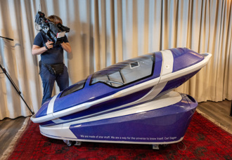 「死亡医生」揭安乐死胶囊舱 他自己也想用