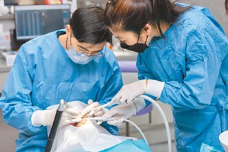 缺管制措施 民團憂醫療衝量