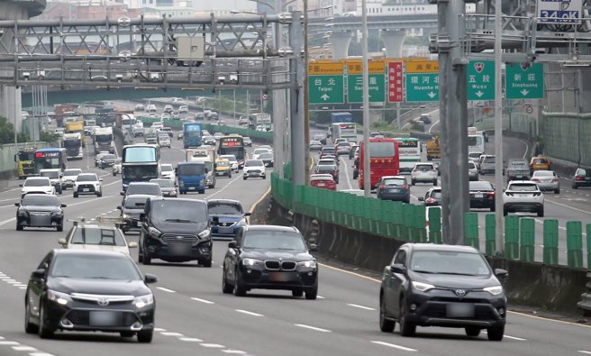 中山高西螺至北斗路段封闭施工，驾驶人注意改道行驶。（示意图／本报资料照）