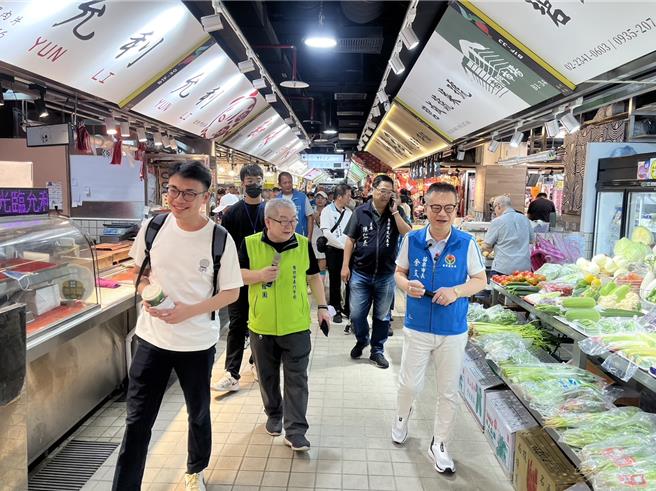 市长余文忠希望借镜打造改善南苗、北苗市场。（苗栗市公所提供／李京升苗栗传真）