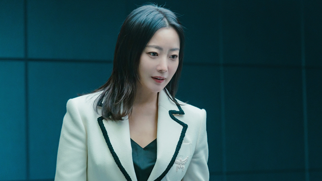 47岁金喜善外型依旧维持得宜。（图／龙华电视提供）