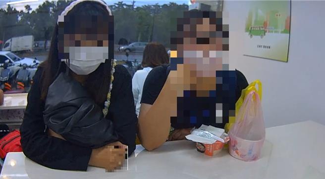 警方指出，該名正妹日前在網路交友軟體APP上認識一名男子，對方卻要求要先購買3萬元點數卡，並把開卡序號翻拍給男方，才能見到面。（清水警分局提供／張妍溱台中傳真）