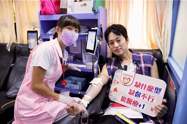 藝人胡嘉愛、王瞳、于浩威、霸氣樂團團長-阿修羅及民視鳳凰藝能有限公司等更是到場力挺站台。（羅東博愛醫院提供／吳佩蓉宜蘭傳真）