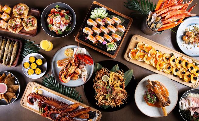 Garden Kitchen即日起至9月15日推出「海味狂飨 夏日海鲜季」，每位1390元加1成起。(台北万豪酒店提供)