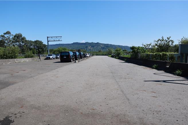 国3南云交流道预留北延联络道出口，不过开通8年来迟迟不见北延联络道「彰南大桥」身影。（杨静茹摄）