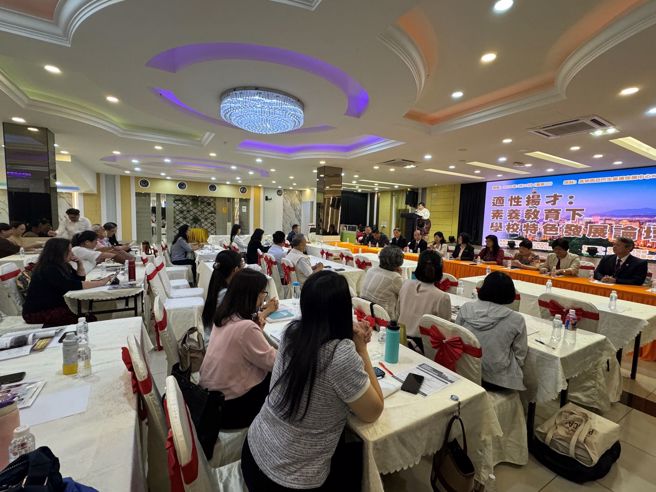 透过由吴清基主持的论坛深化两国教育连结，陈惠萍期待未来有更多优秀人才。(照片/国立臺南大学提供)