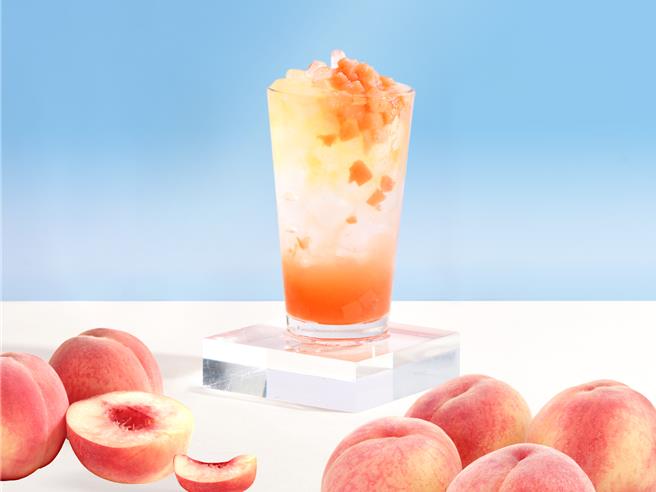 甜蜜桃子香氣的蜜桃四季春配上清爽茶味，為酷夏帶來美好心情。（日出茶太提供）