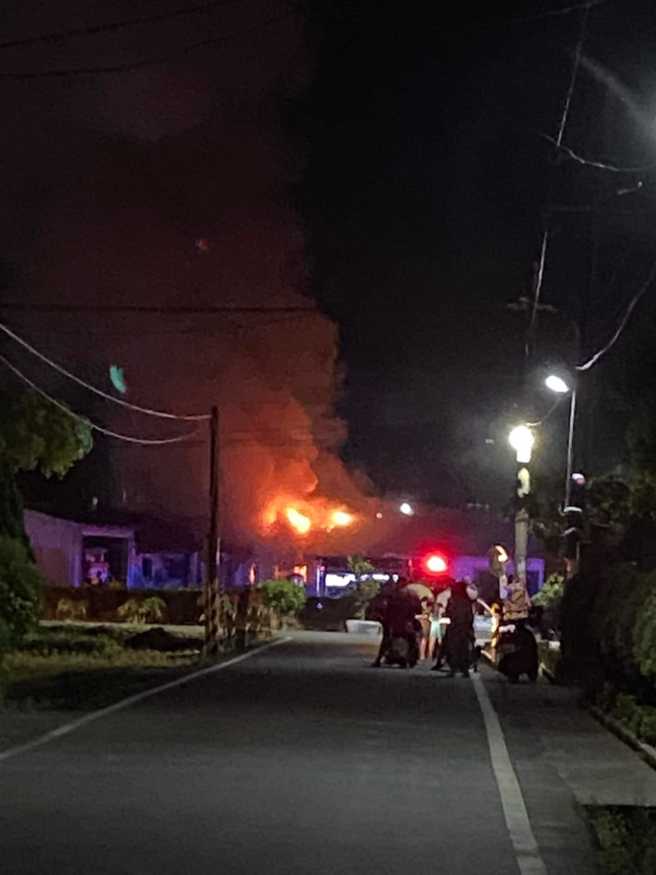 宜兰礁溪乡玉田国小附近，晚间10时许发生火警。（翻摄画面）