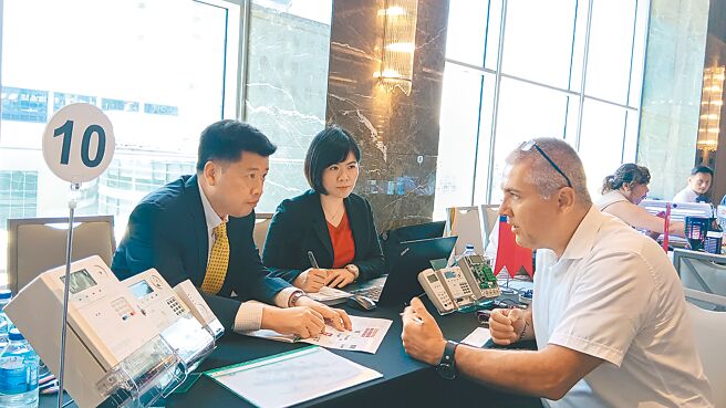 新北市經發局預先透過外貿協會伊斯坦堡台灣貿易中心協助，16日於土耳其舉辦一對一貿易洽談會，已排定20家新北企業的洽商對象與時間，提高媒合效率與成功機率。（新北市經發局提供／陳慰慈新北傳真）