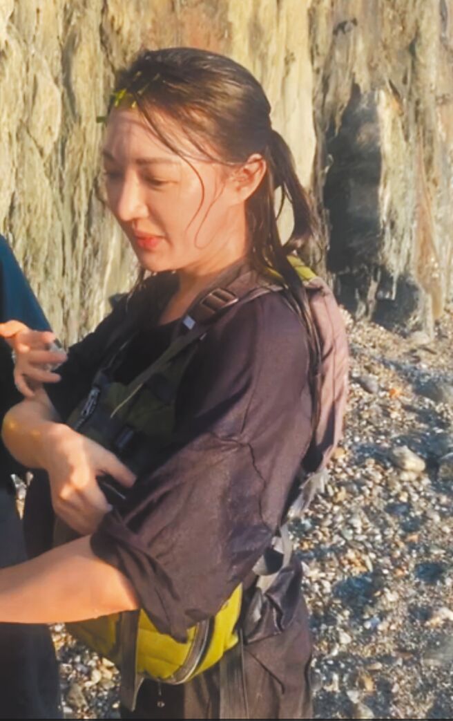 李杏拍摄《Q18量子预言》上山下海，无奈受风波牵连戏分全删光。（伊林提供）