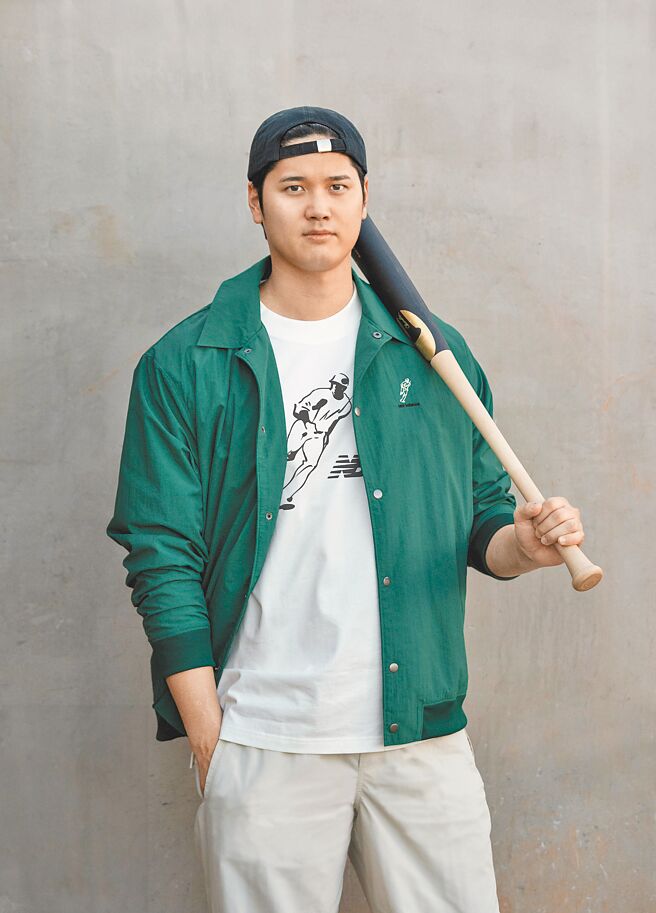 New Balance與大谷翔平聯名系列以棒球作靈感，選用經典大地色調與沼澤綠色，呼應棒球場元素。（New Balance提供）