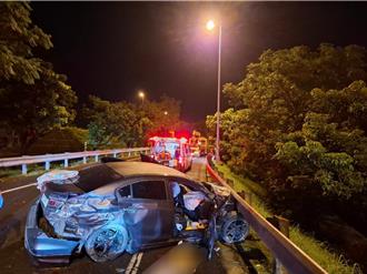 台南東山服務區車禍1死1傷　轎車自撞護欄半毀女乘客慘死