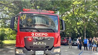 好巧！南消捐贈儀式遇火警 化學消防車隨即投入救災