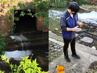 淡水公司田溪变身「白色泡泡河」 环保局揪1管线布满泡沫