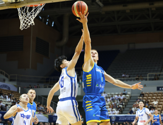 琼斯杯》双主将缺阵 中华白狂输乌克兰27分