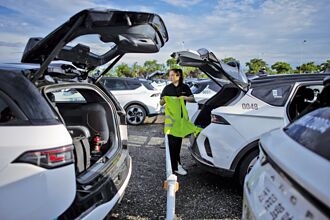 中國無人駕駛車搶市 計程車司機瀕淘汰