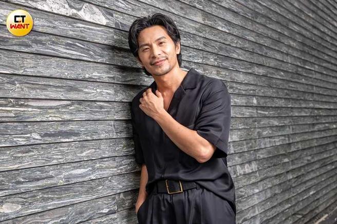 与老婆同居后，姚淳耀渐渐改掉生活中的坏习惯。（图／焦正德摄）