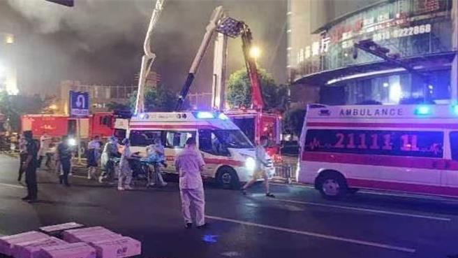 四川自貢九鼎大樓7·17火警16人遇難初步調查係施工作業引起。（大陸央視）