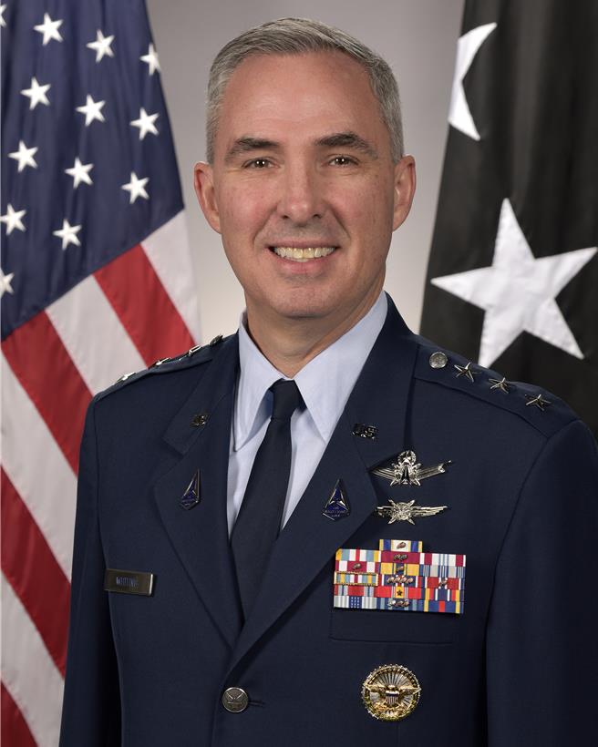 美国太空司令部司令怀庭。取自美国太空司令部