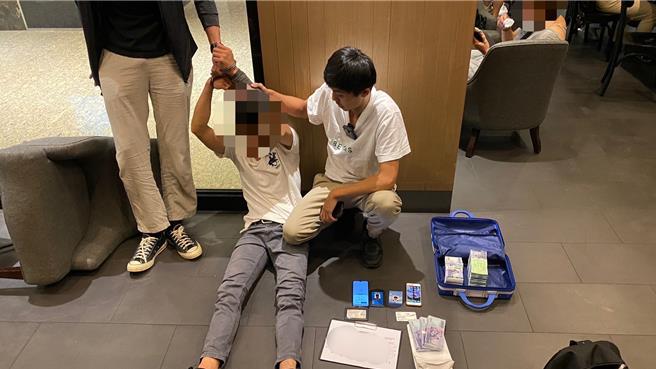 警方逮捕羅姓面交車手。（海山警分局提供）