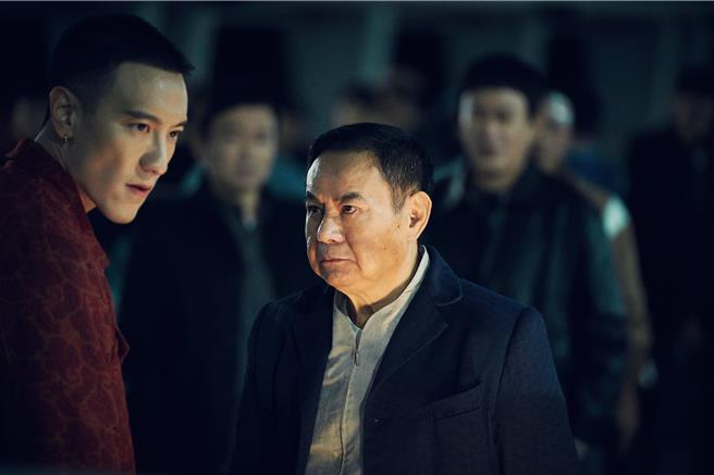 蔡振南（右）与王阳明在片中有精彩对手戏。（曼尼娱乐提供）