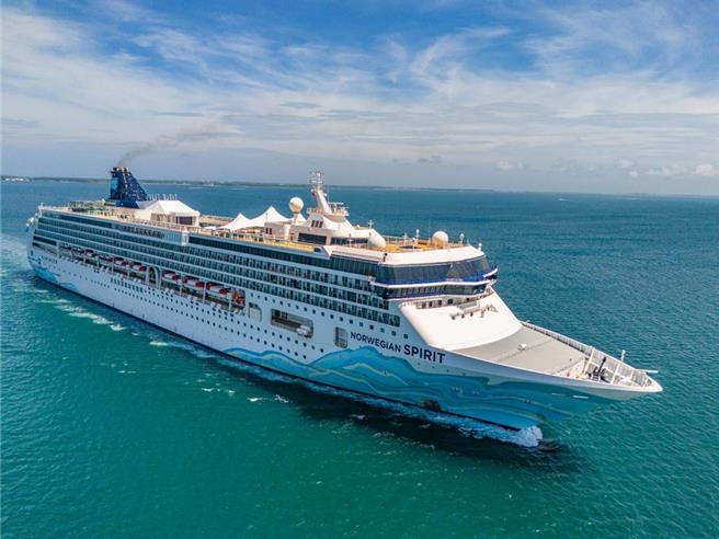 挪威邮轮奋进号（Norwegian Spirit）将于113年7月22日首航高雄港。（港务公司提供／洪靖宜高雄传真）