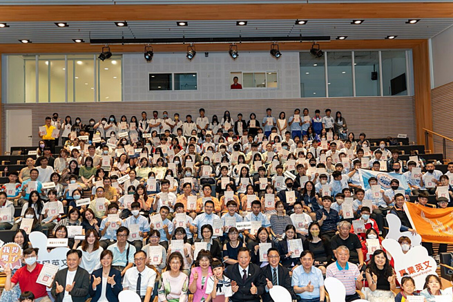 龙华师生在本次比赛勇夺61奖，展现优异的外语实力。(照片/龙华科技大学提供)