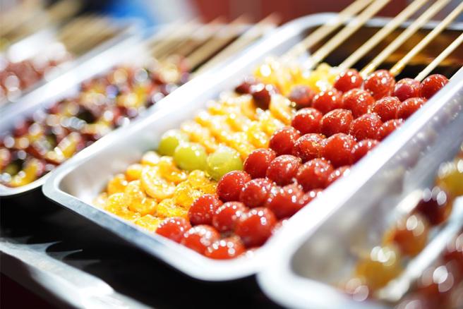 品观点 ｜甜蜜陷阱！糖葫芦热量大公开，6颗飙破180大卡。（示意图：shutterstock／达志）