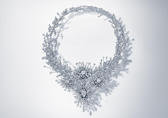 Swarovski Created Diamonds高级订制系列珠宝首次登台，风格奢华前卫。（Swarovski提供）