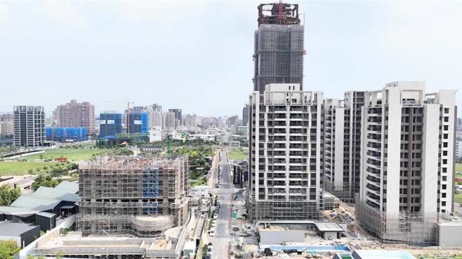 台中市今年前五月揭露的预售屋实价登录件数，北屯区年增率高达146.8％，刚性购屋需求实力惊人。图／曾丽芳