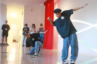 台東青年發展中心揭牌 鼓勵年輕人參與公共事務