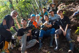 揭開「熊鷹」神秘面紗 直播吸引全球15萬人觀看